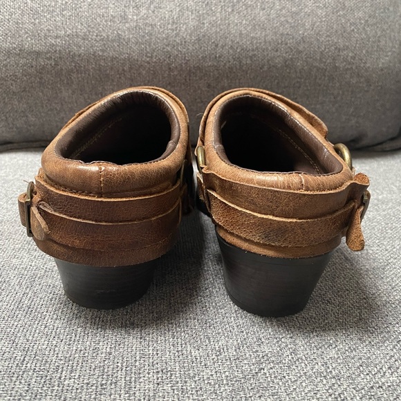 Cabela's Women's Brown Leather Mules with Buckle - Picture 7 of 9